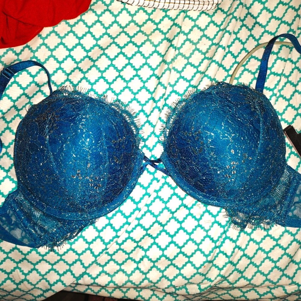 Victoria's Secret Bombshell bra 32c